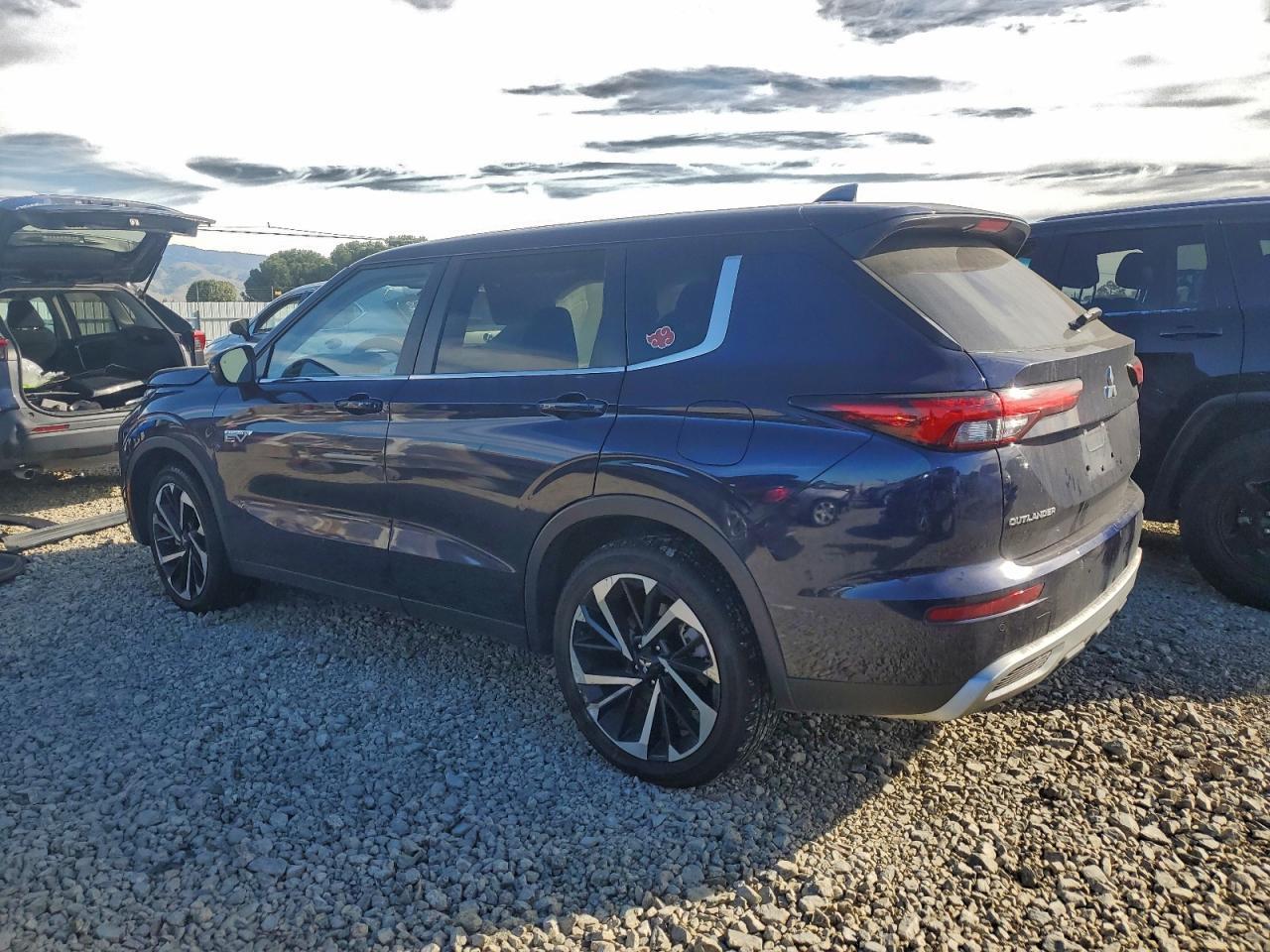 2023 MITSUBISHI outlander