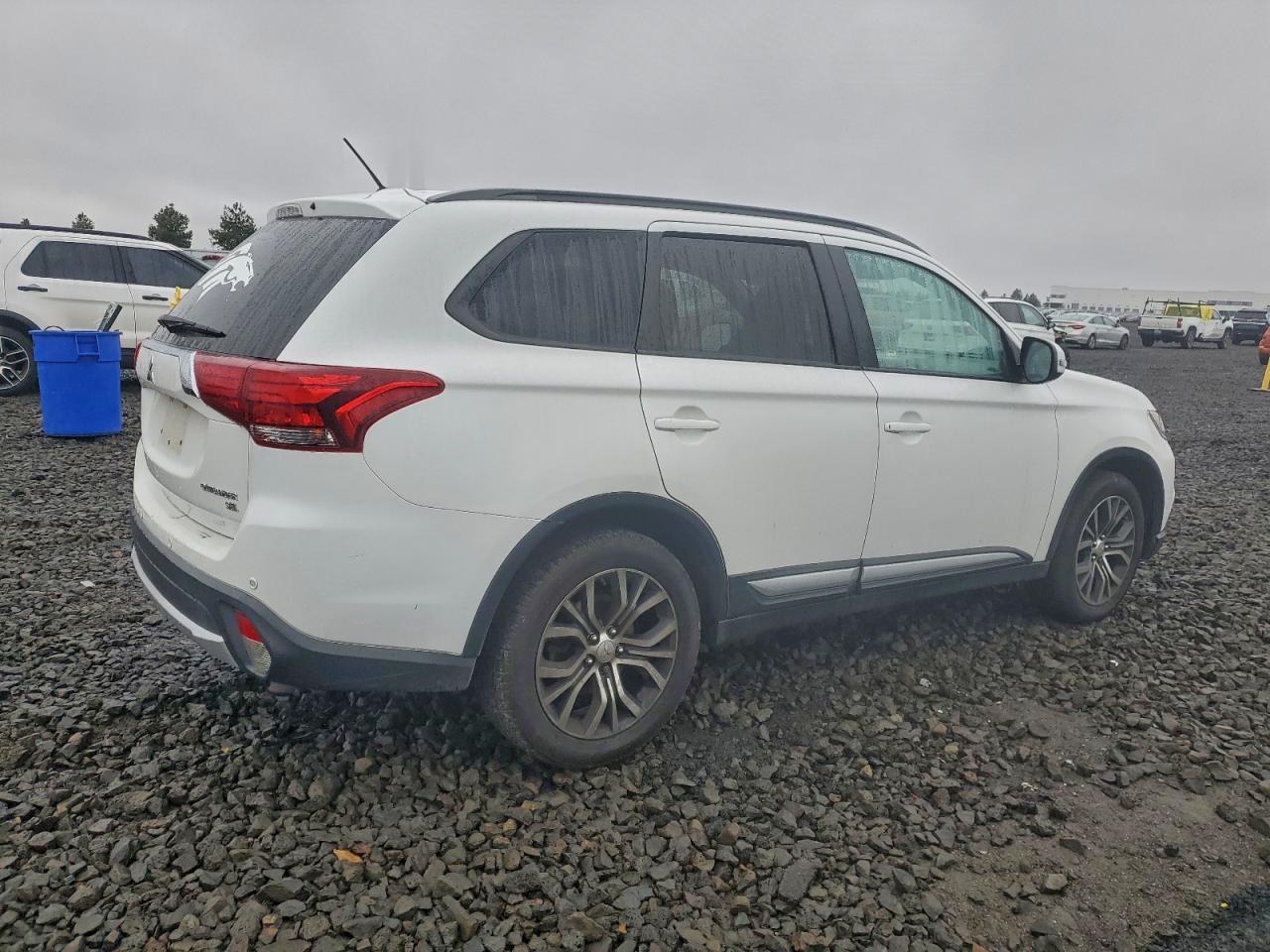 2016 MITSUBISHI outlander