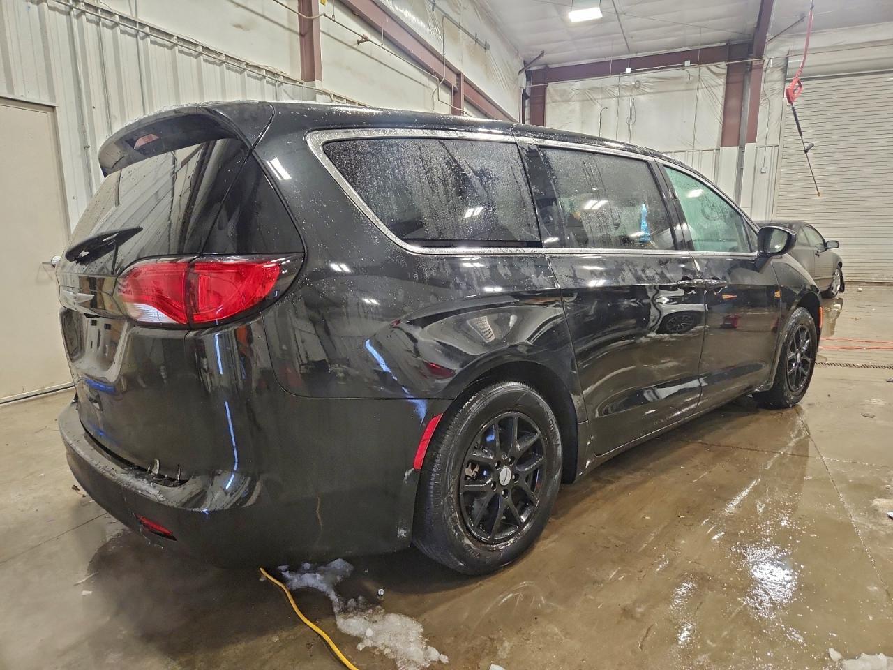 2023 CHRYSLER Voyager
