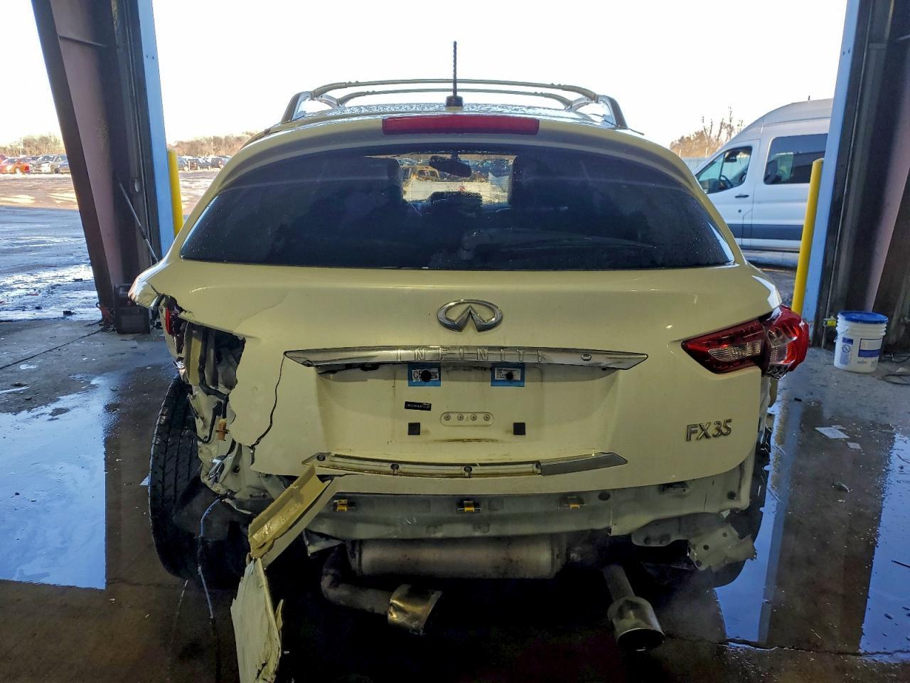 2011 INFINITI FX35