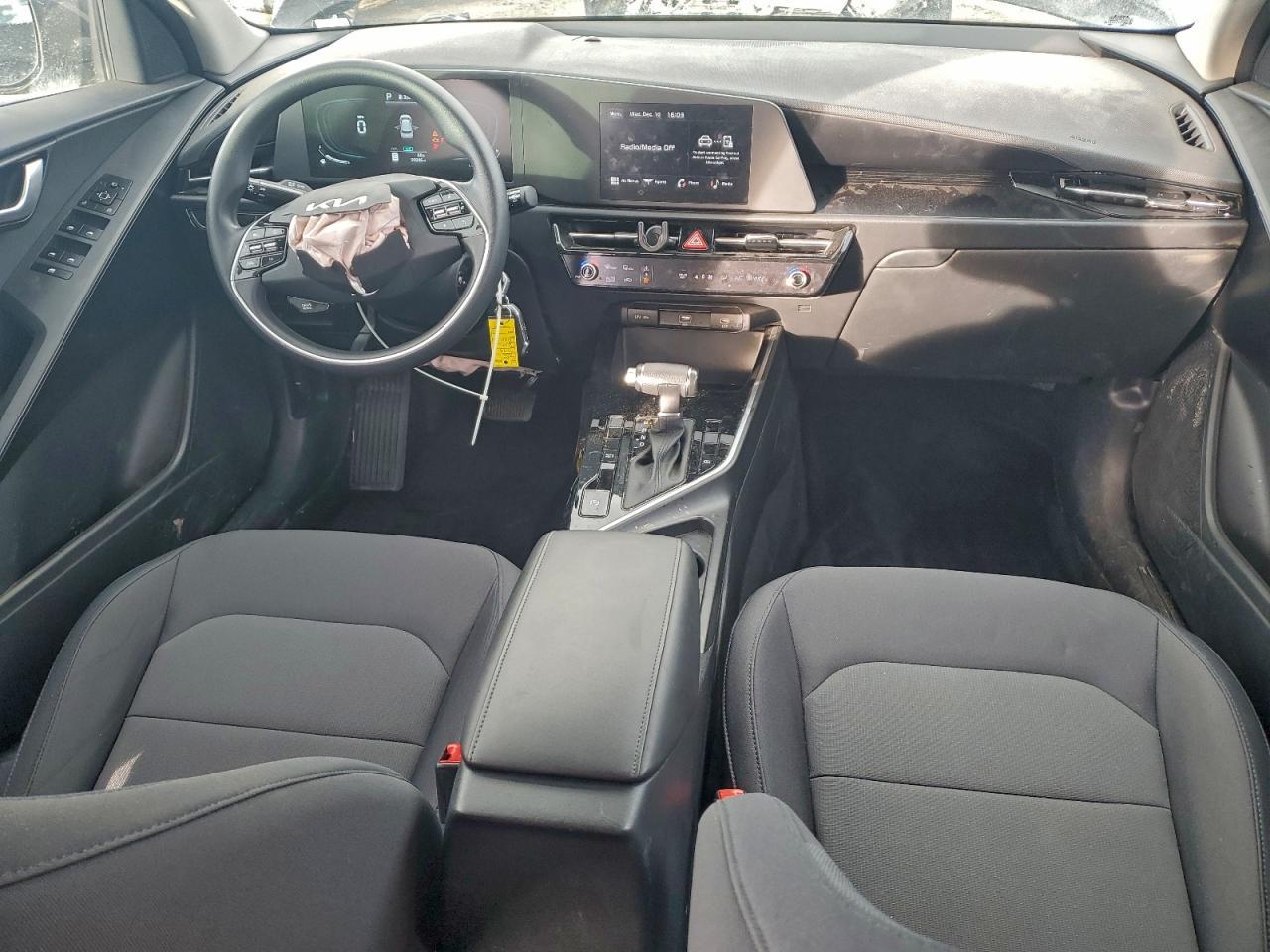 2023 KIA Niro
