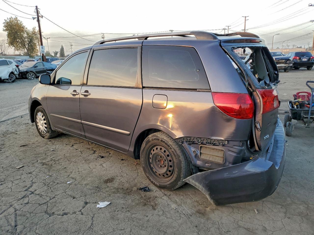 2006 TOYOTA SIENNA