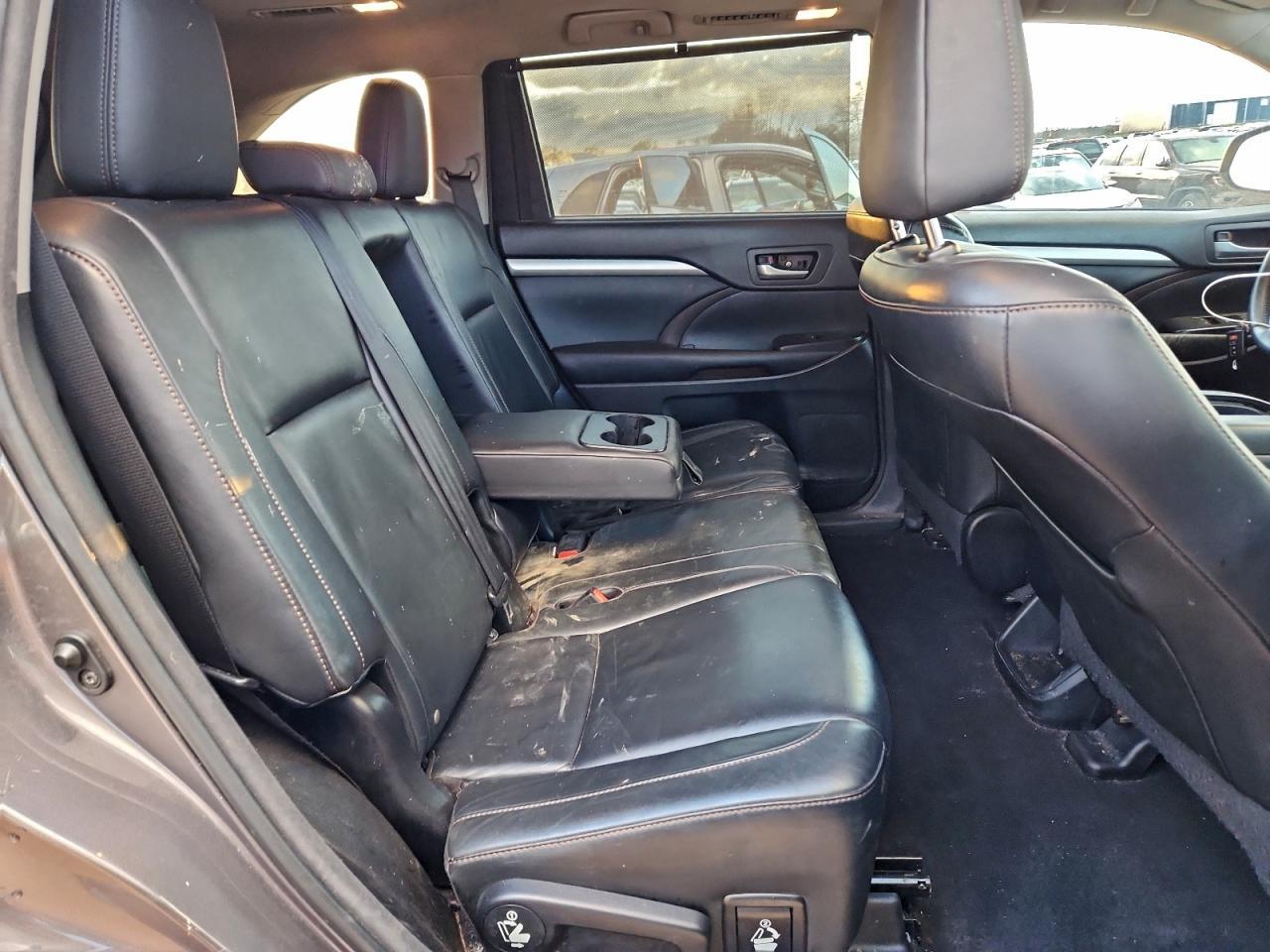 2015 TOYOTA HIGHLANDER