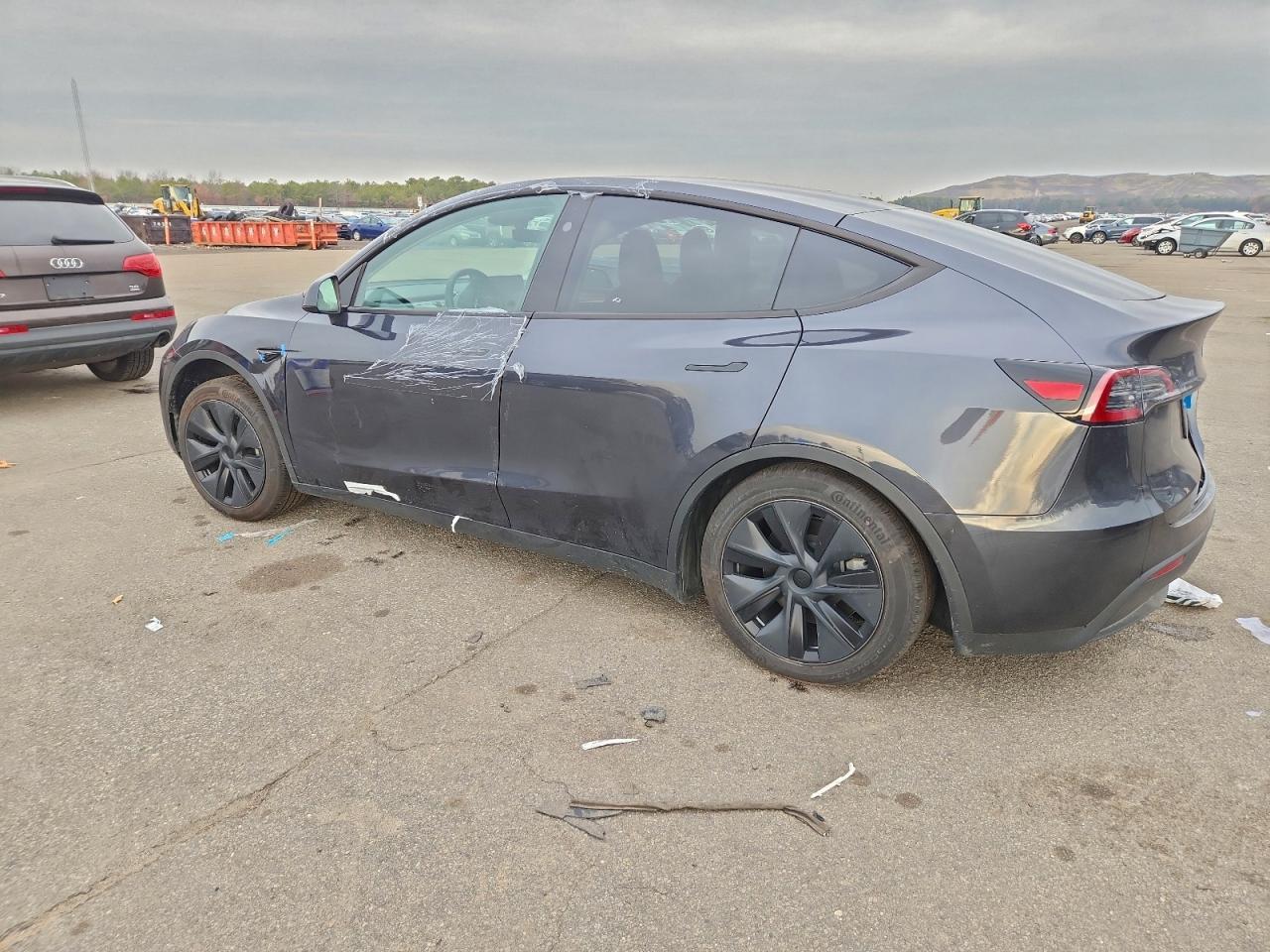2024 TESLA MODEL Y