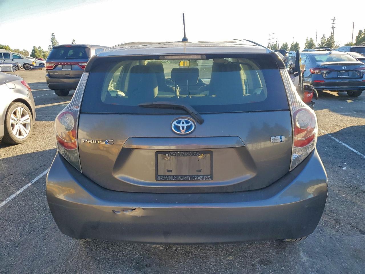 2014 TOYOTA Prius c