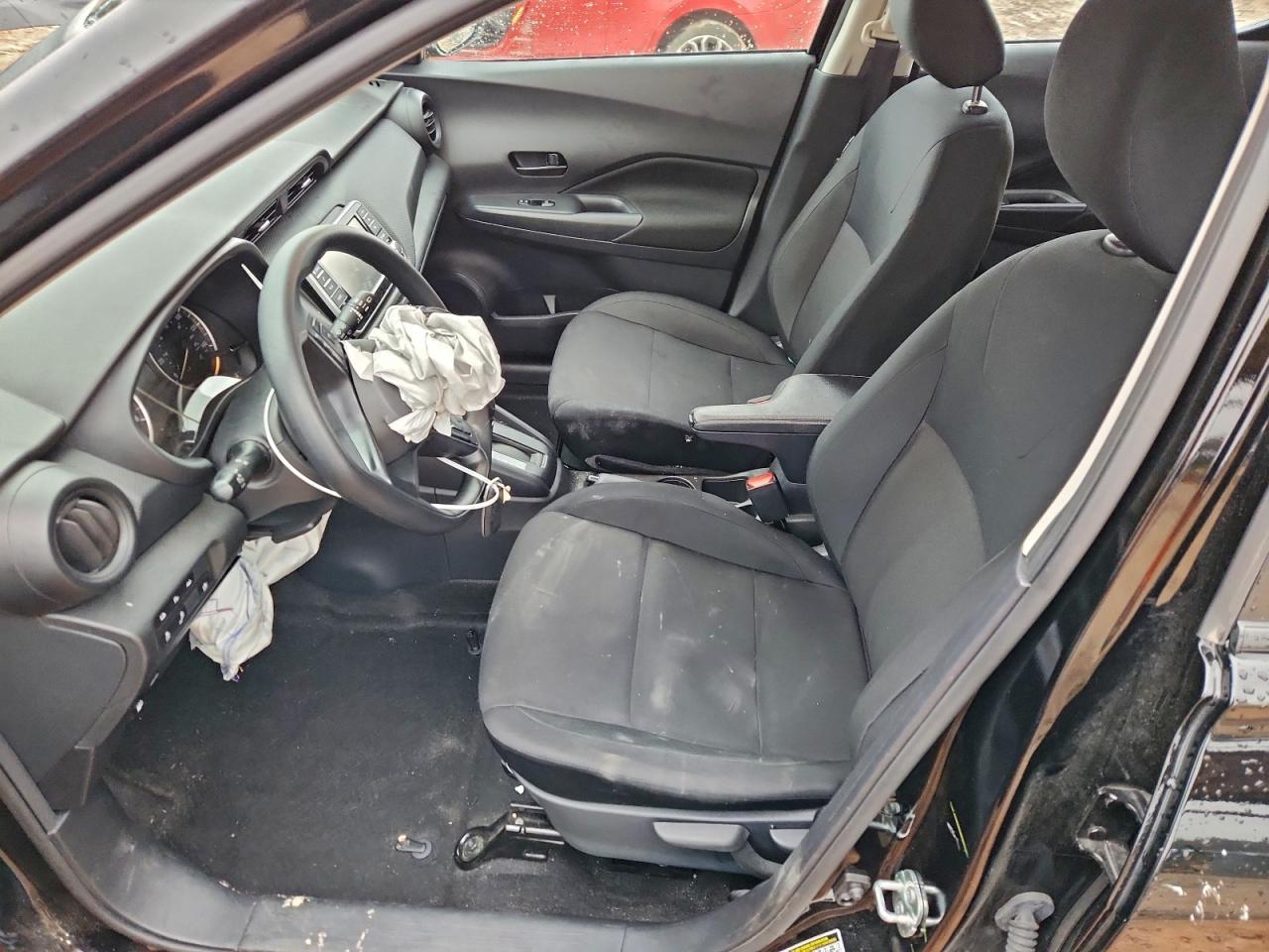 2025 NISSAN KICKS