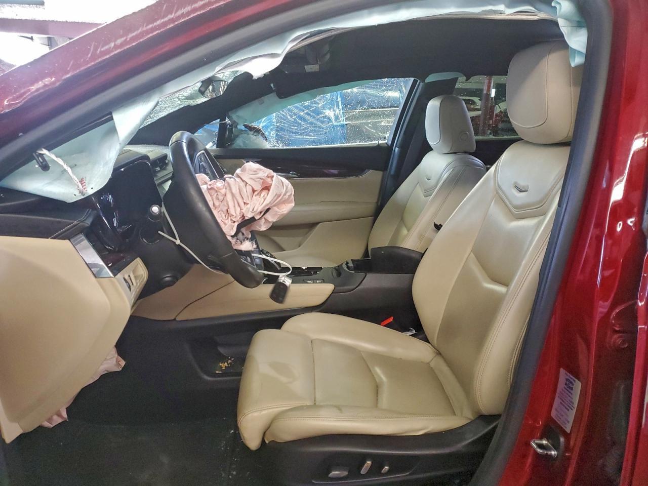 2017 CADILLAC XT5