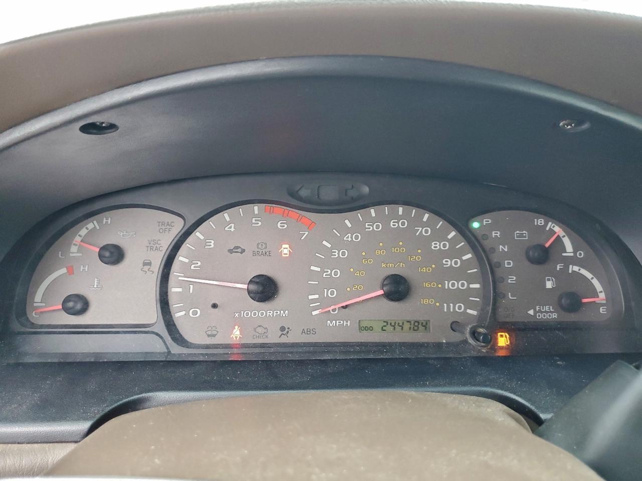 2003 TOYOTA Sequoia