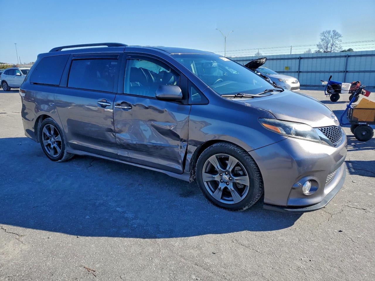 2017 TOYOTA SIENNA