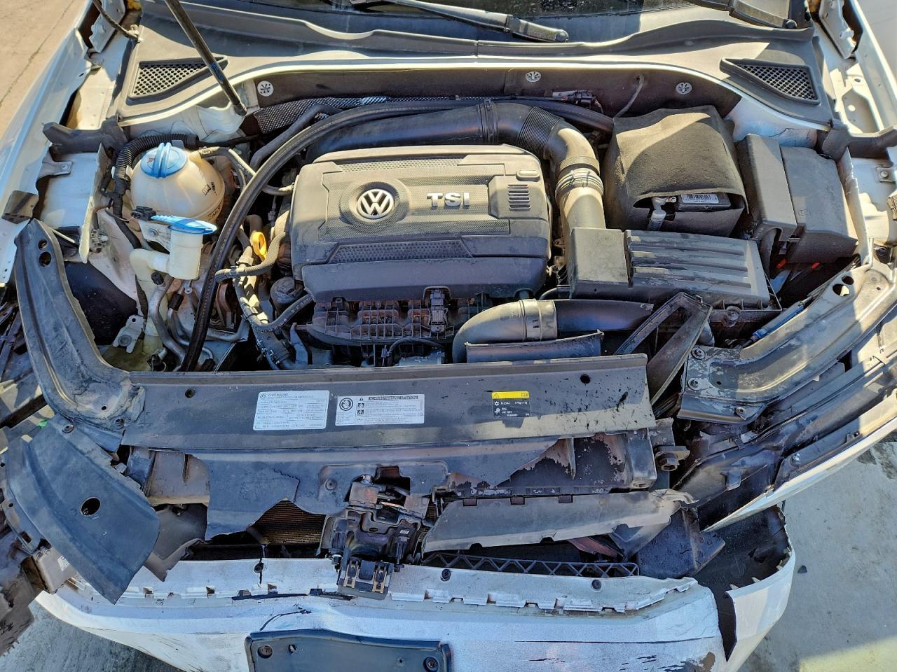 2017 VOLKSWAGEN Passat