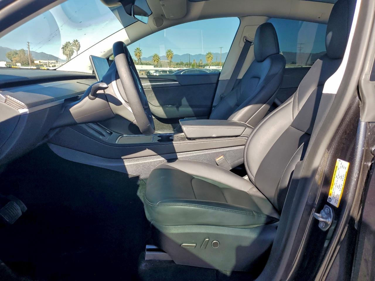2025 TESLA MODEL Y