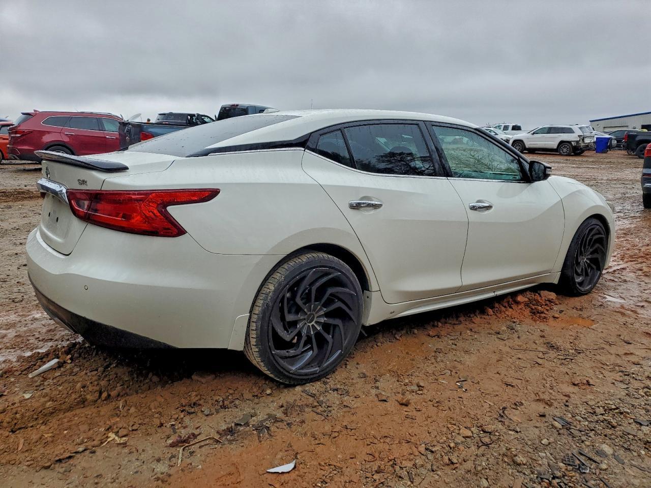 2017 NISSAN Maxima