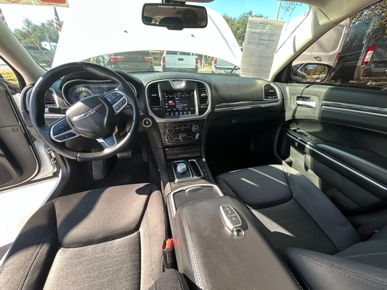 2020 CHRYSLER 300