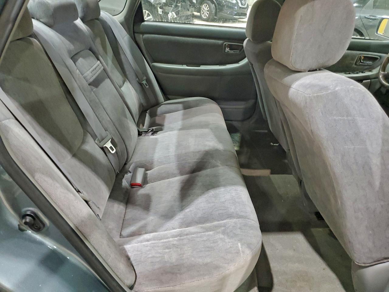 2004 TOYOTA Avalon
