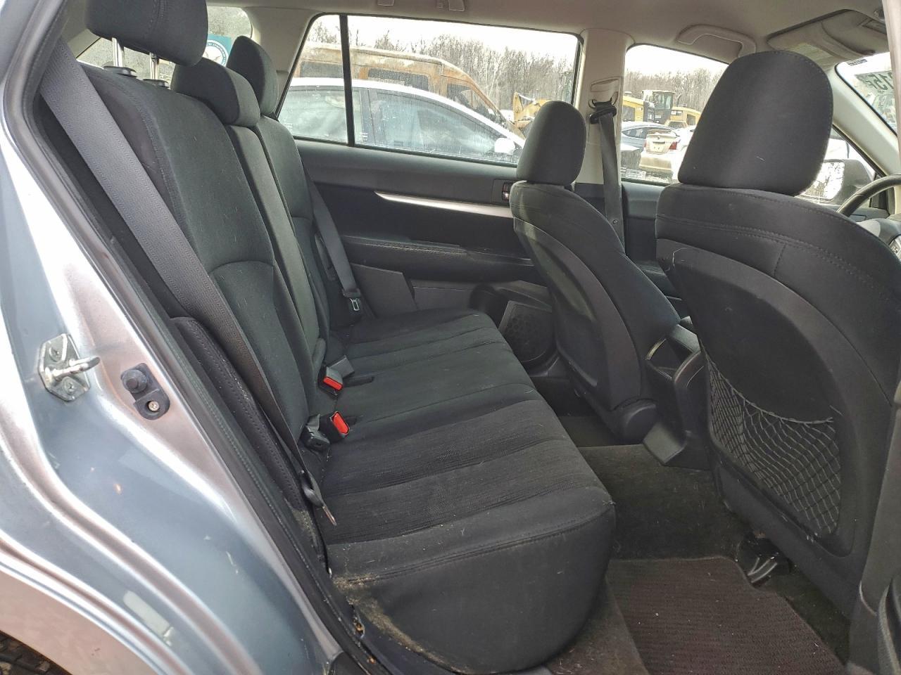 2013 SUBARU Outback