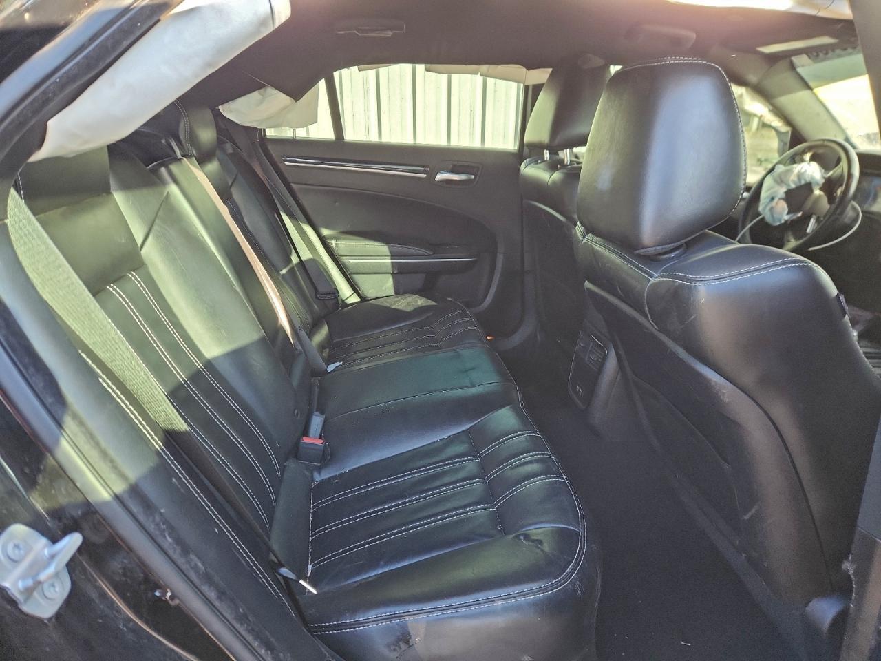 2019 CHRYSLER 300