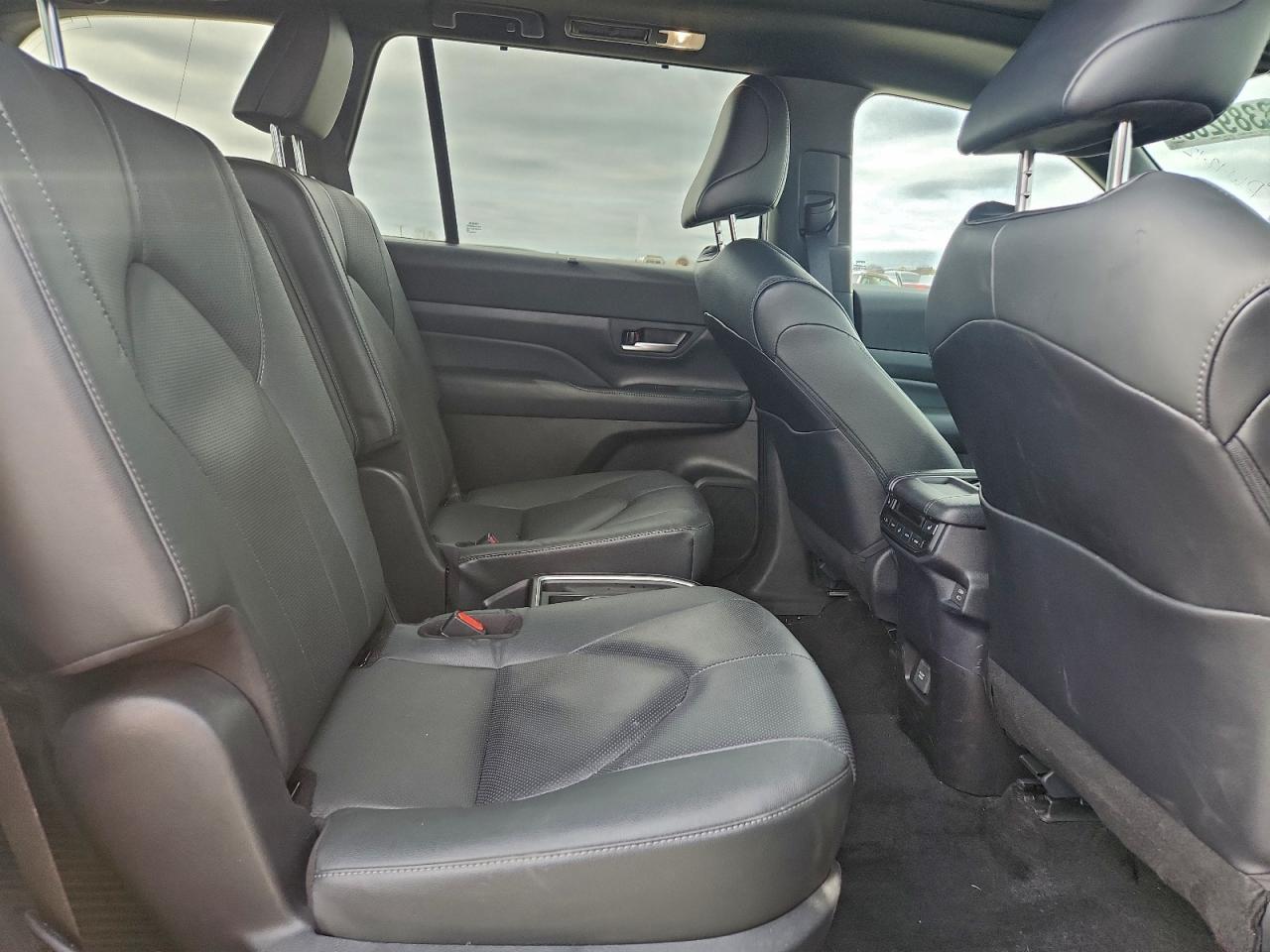 2025 TOYOTA HIGHLANDER