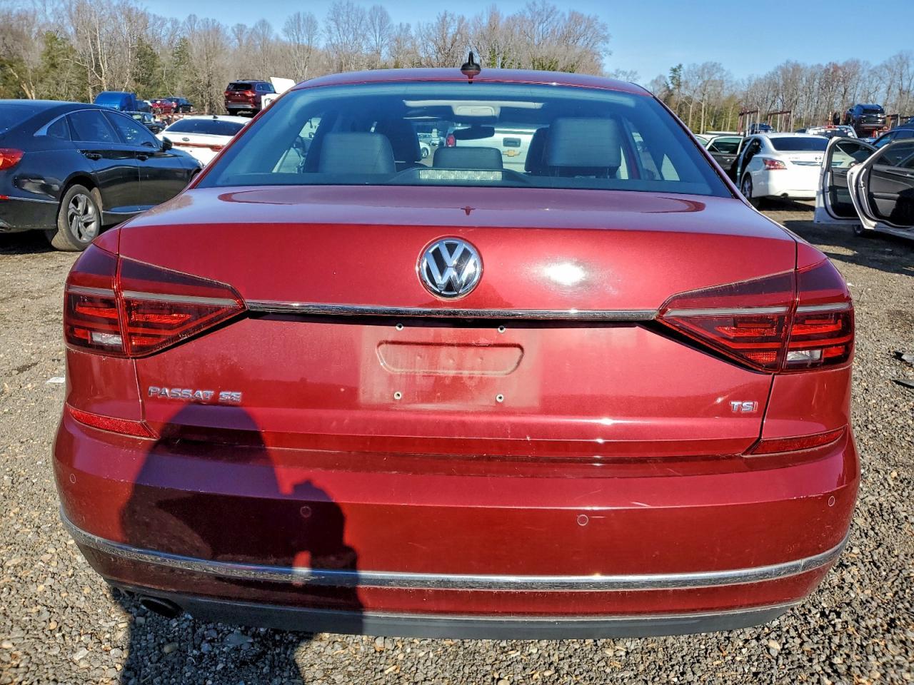 2017 VOLKSWAGEN Passat