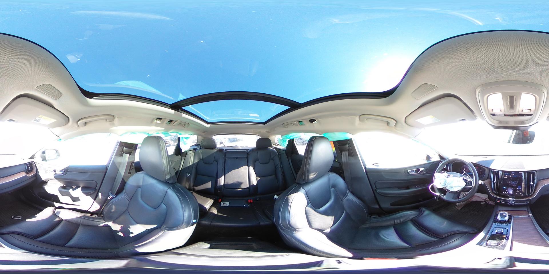 2023 VOLVO XC60