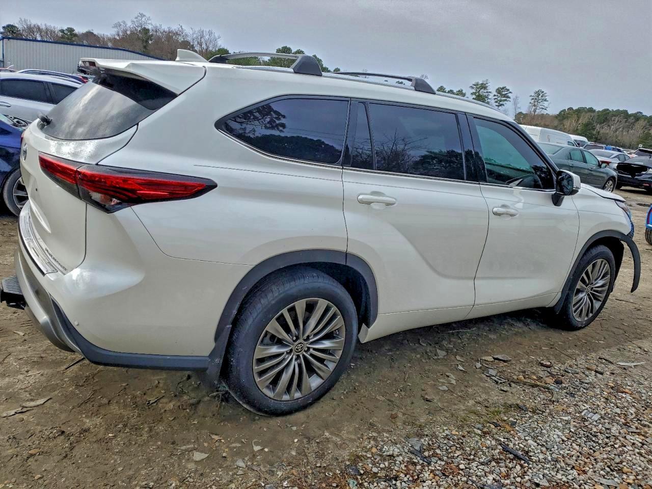 2021 TOYOTA HIGHLANDER