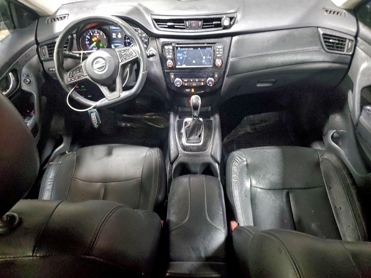 2017 NISSAN ROGUE