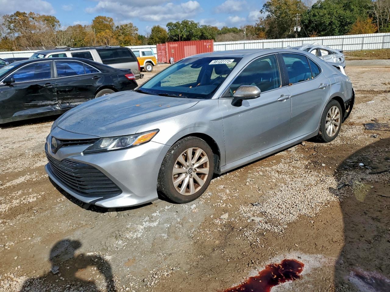 2018 TOYOTA CAMRY