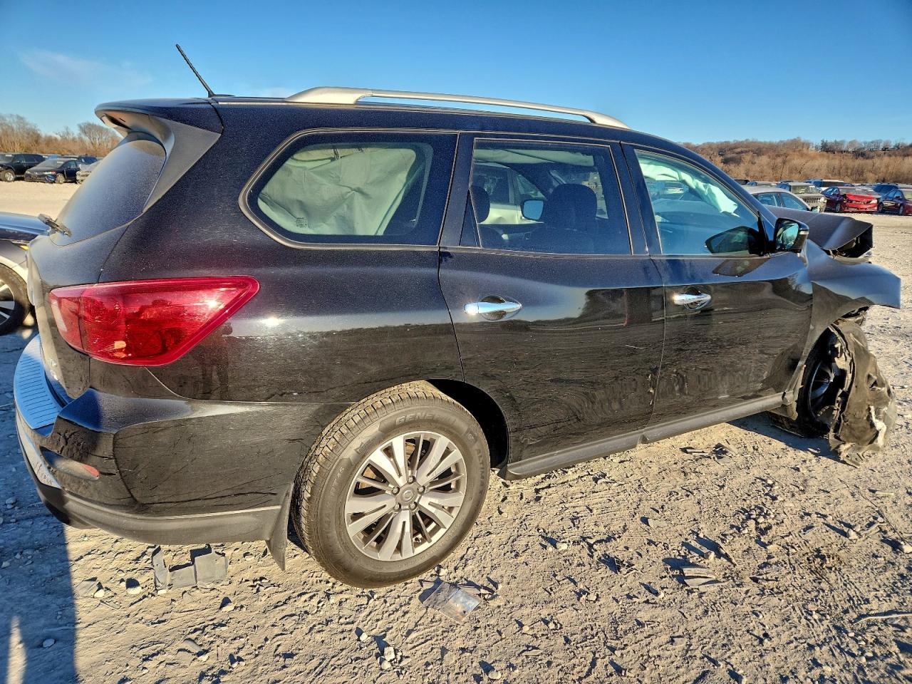 2017 NISSAN PATHFINDER