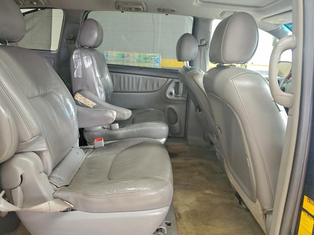 2008 TOYOTA SIENNA
