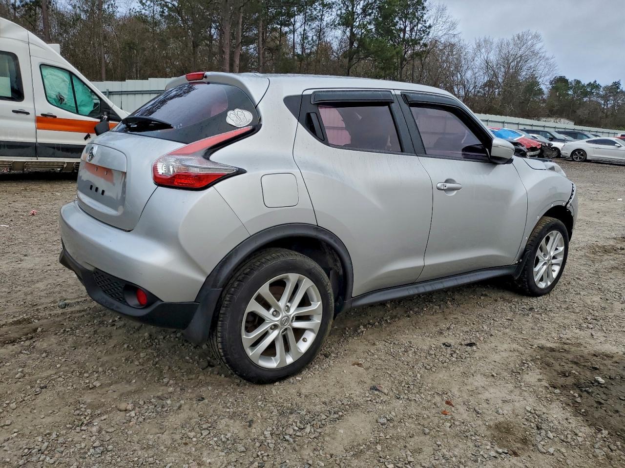 2016 NISSAN Juke