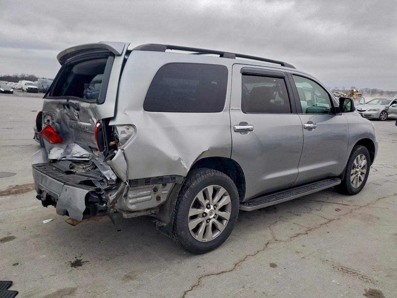 2011 TOYOTA Sequoia