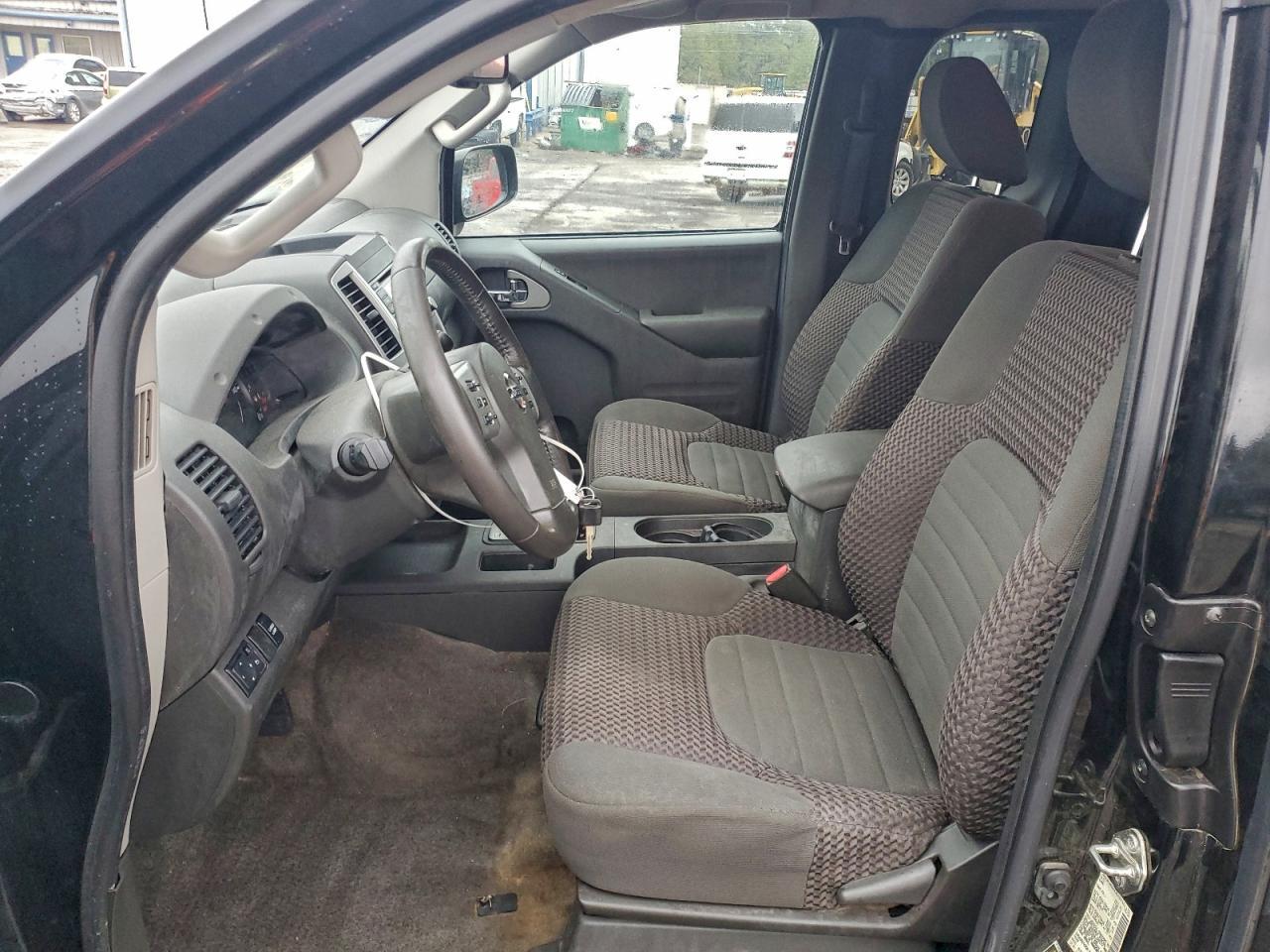 2016 NISSAN Frontier