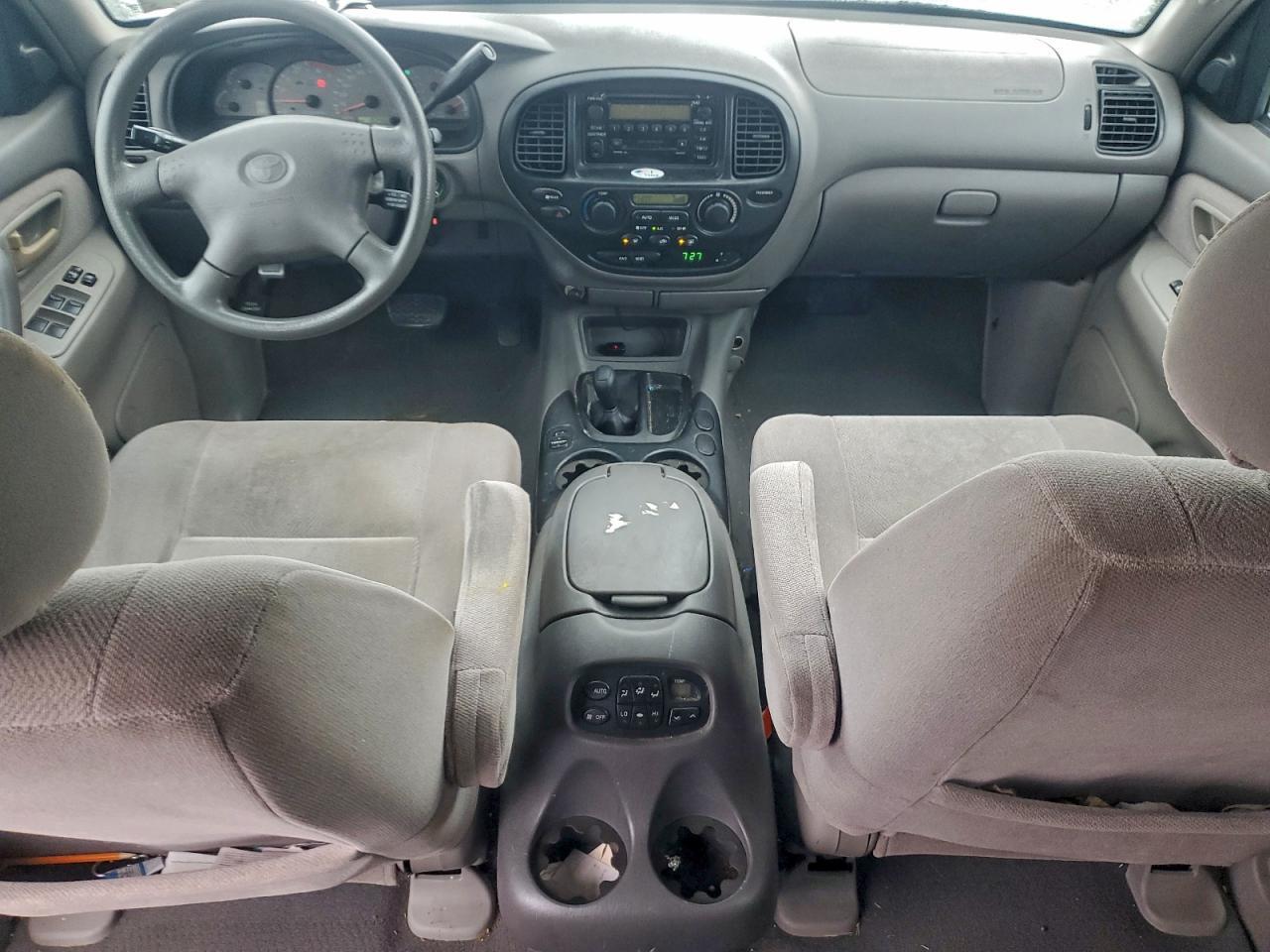 2002 TOYOTA Sequoia