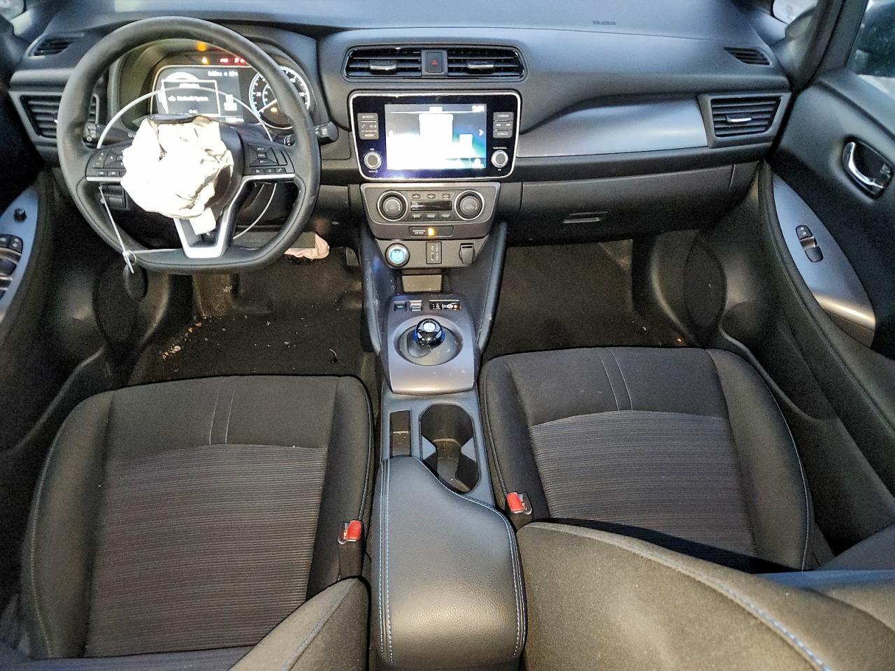 2025 NISSAN LEAF