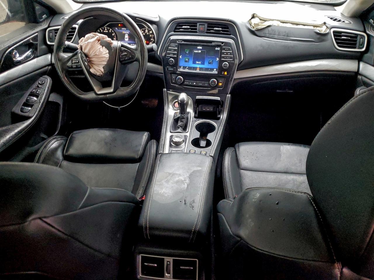 2017 NISSAN Maxima