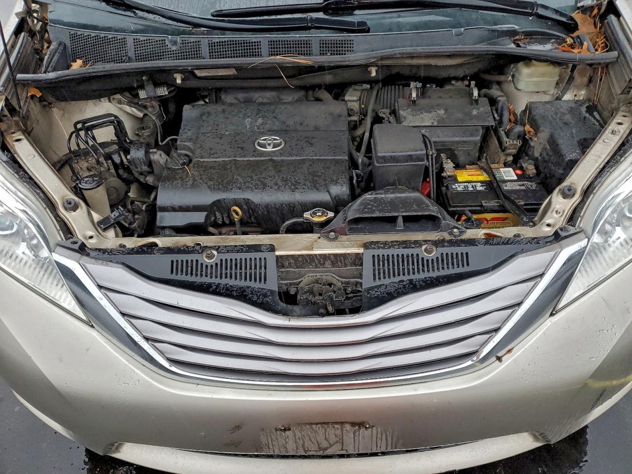 2015 TOYOTA SIENNA