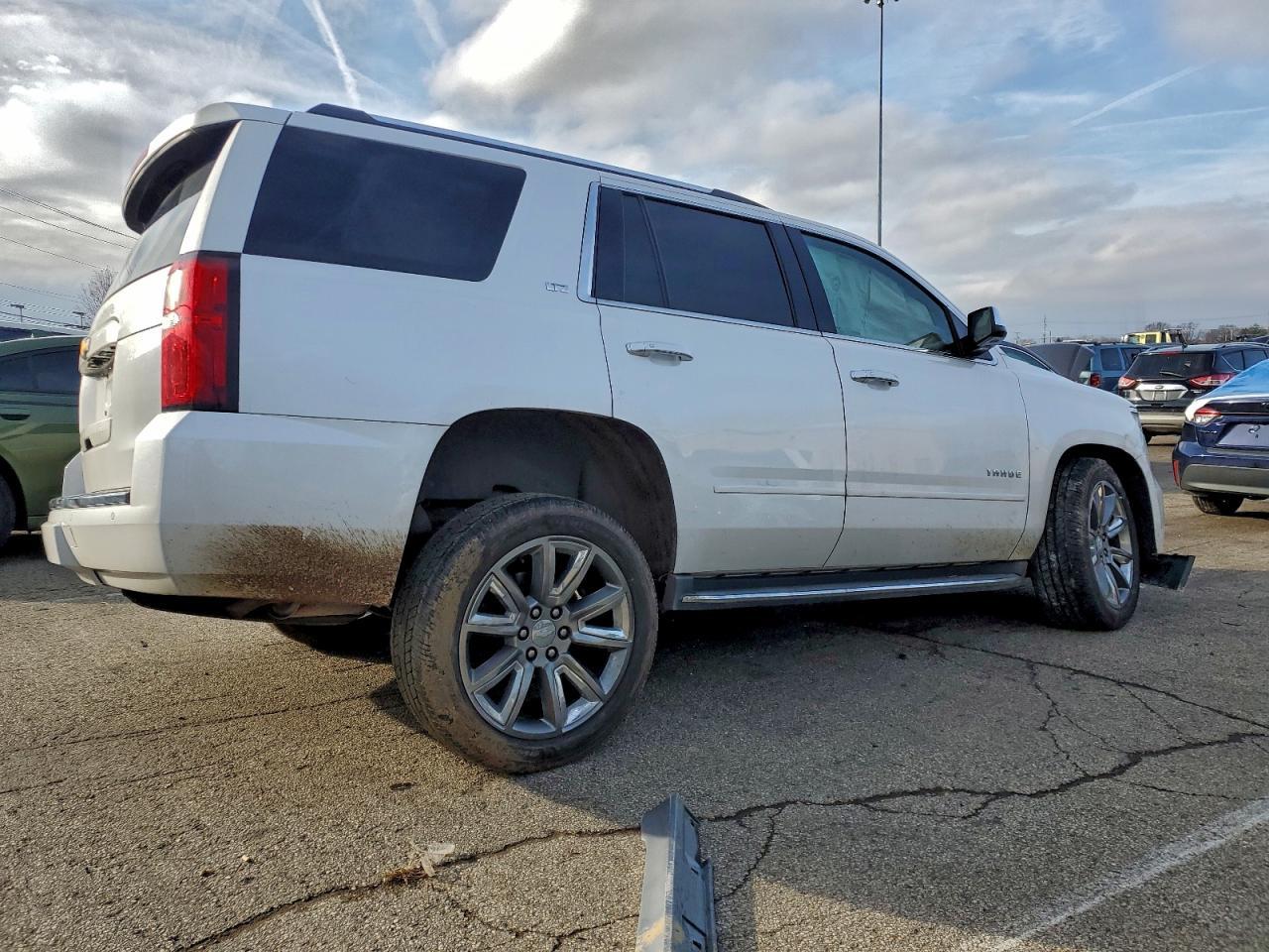 2016 CHEVROLET Tahoe