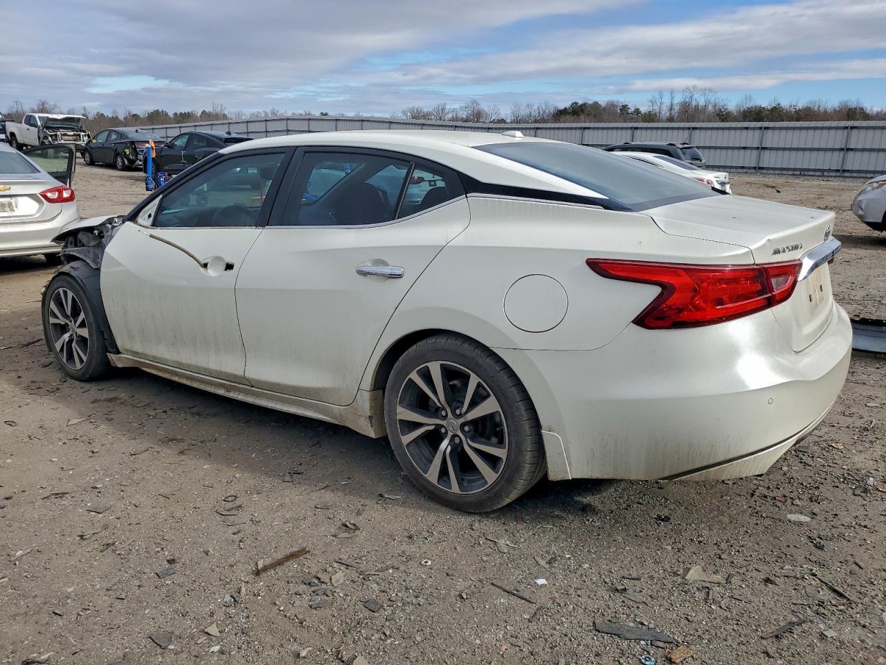 2016 NISSAN Maxima