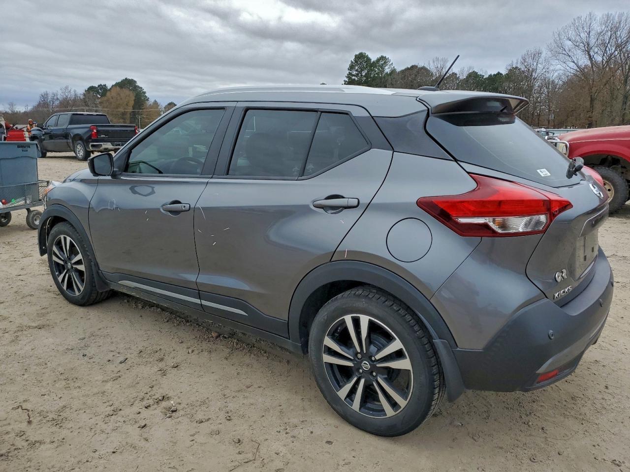 2020 NISSAN KICKS
