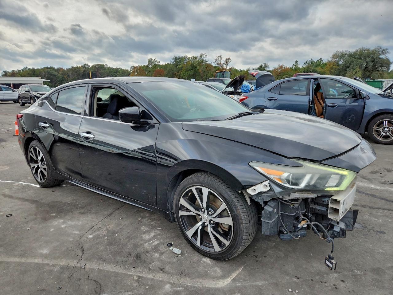 2017 NISSAN Maxima