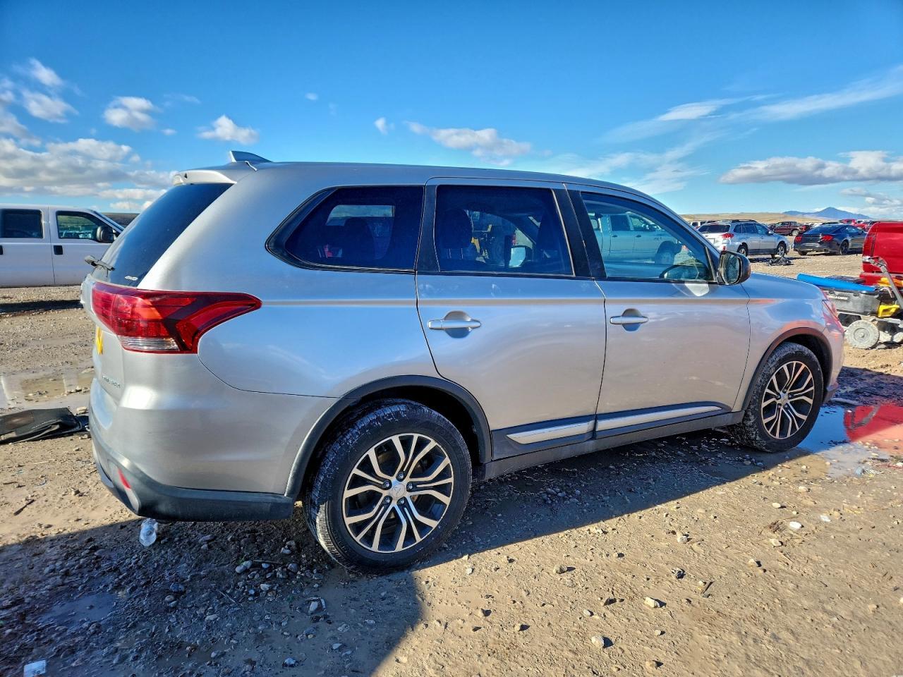 2018 MITSUBISHI outlander