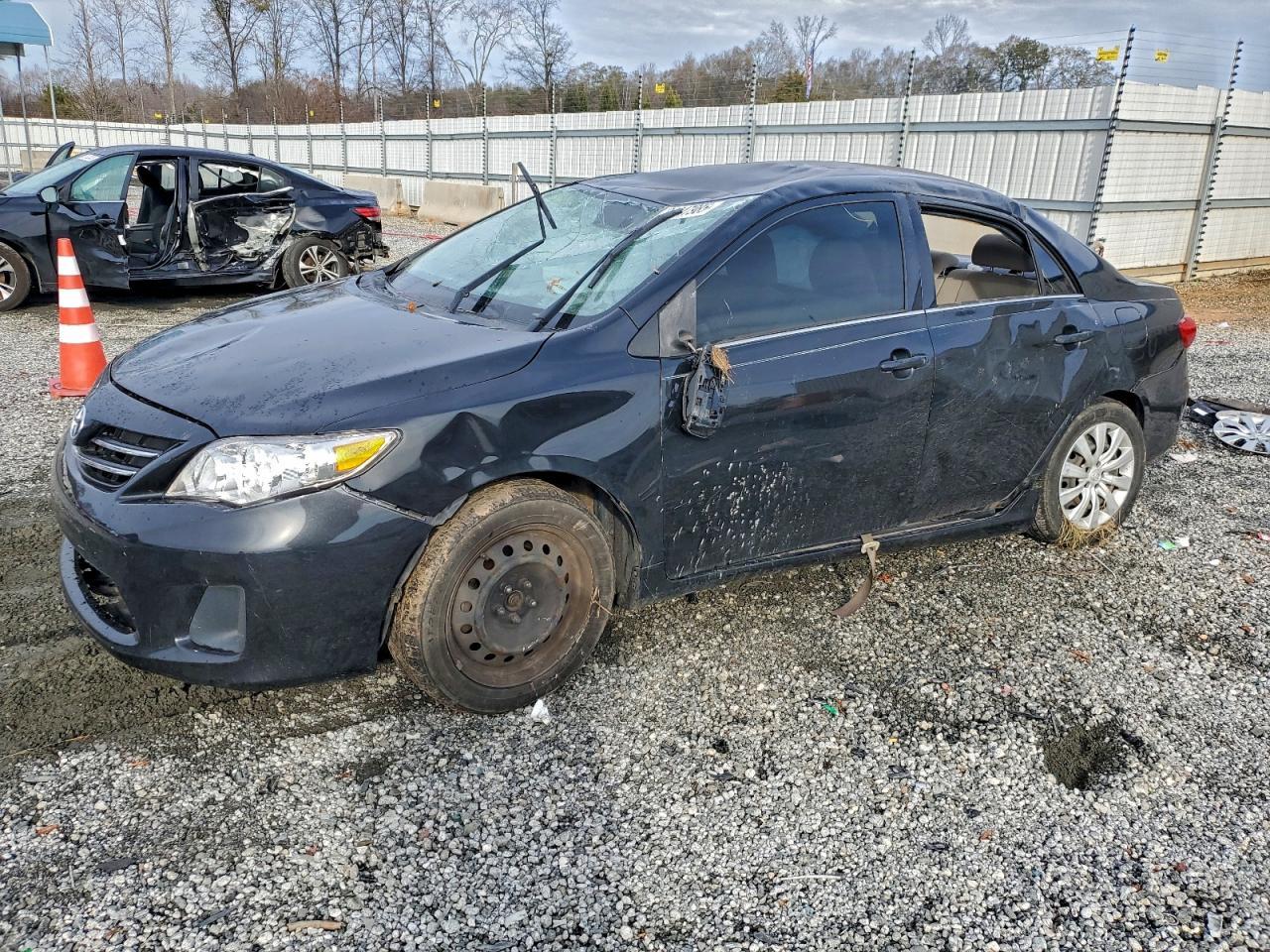 2013 TOYOTA COROLLA