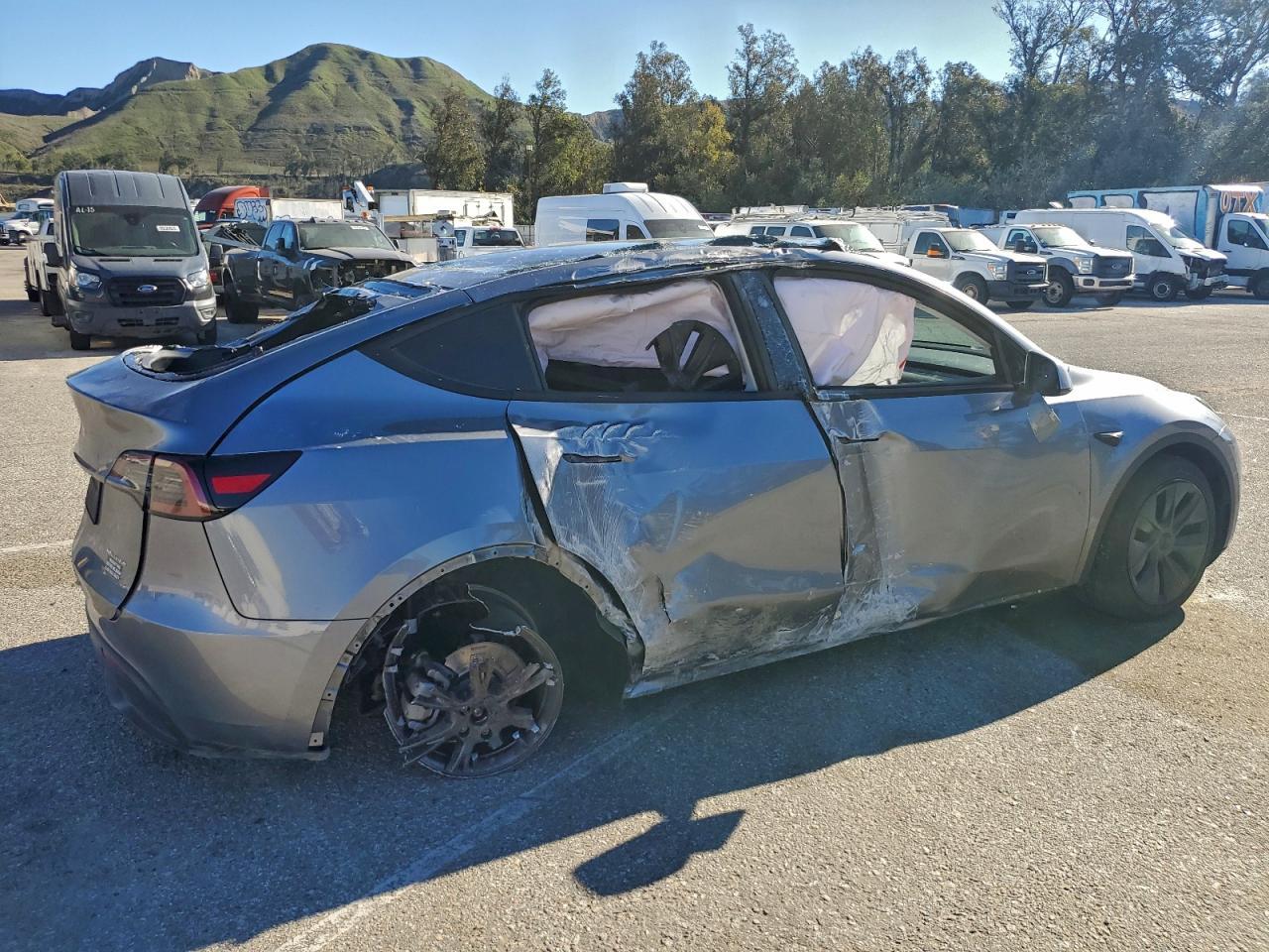 2024 TESLA MODEL Y