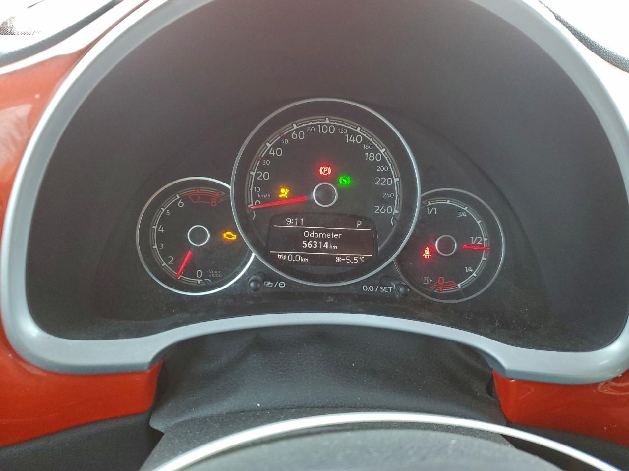 2018 VOLKSWAGEN Beetle