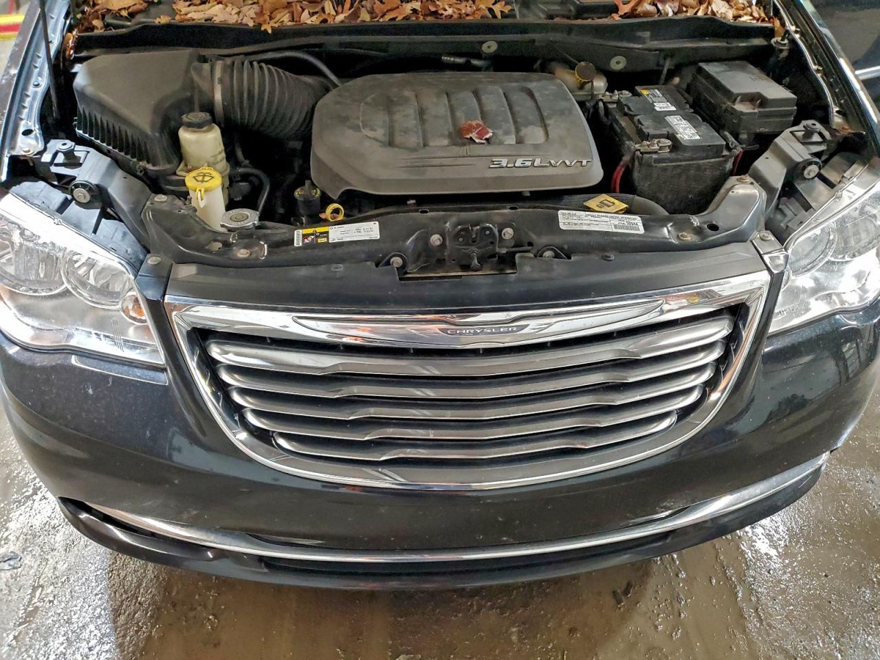 2016 CHRYSLER Town & Country