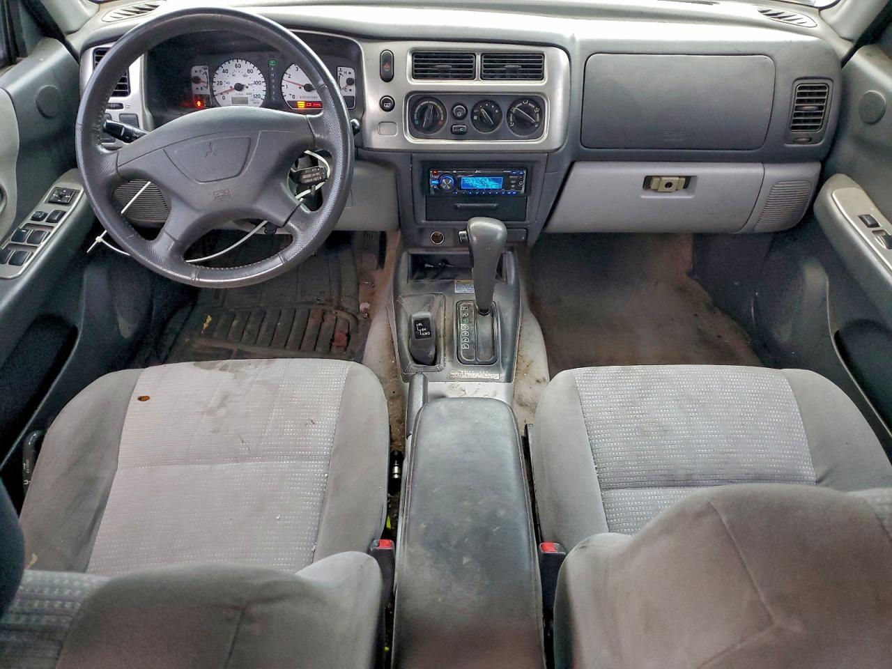 2002 MITSUBISHI Montero