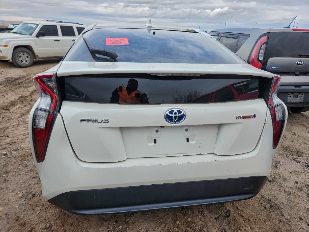 2016 TOYOTA PRIUS