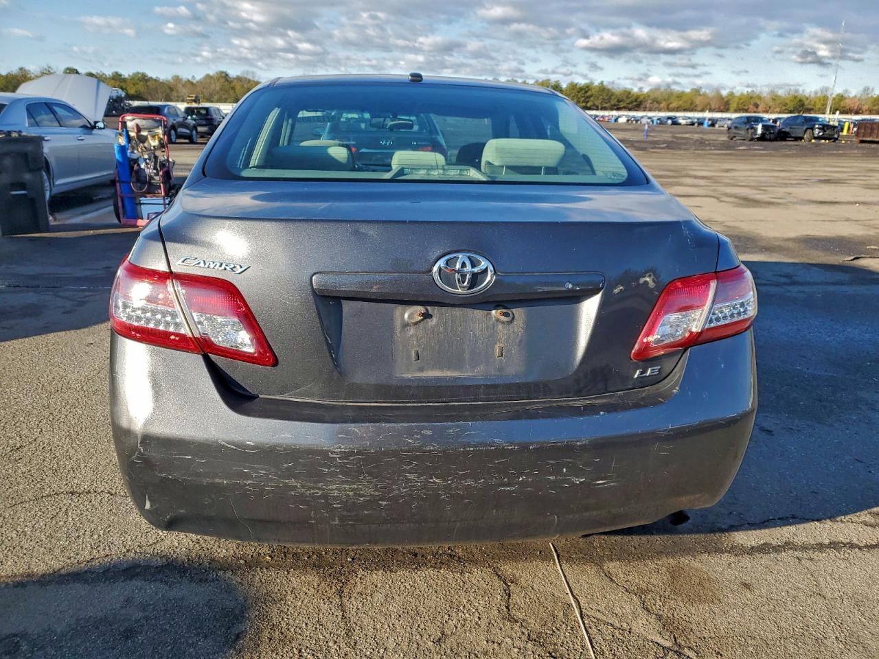 2011 TOYOTA CAMRY