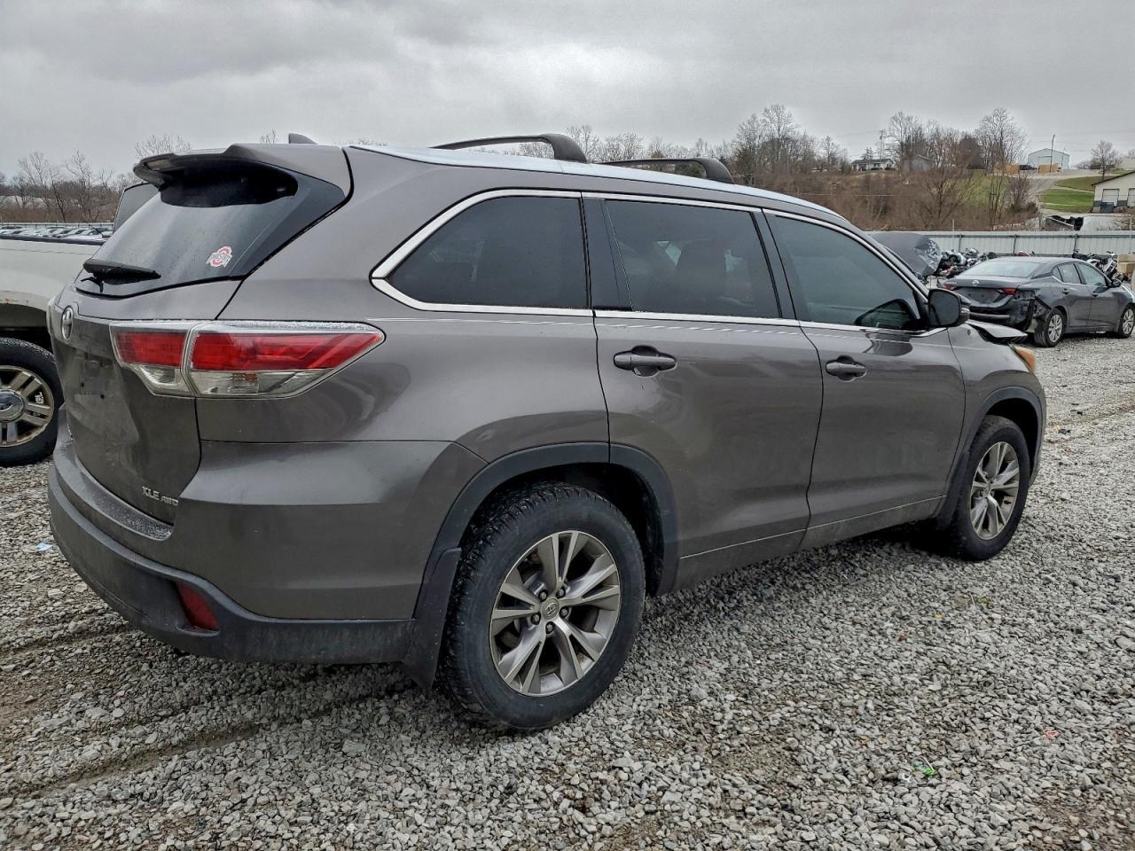 2015 TOYOTA HIGHLANDER