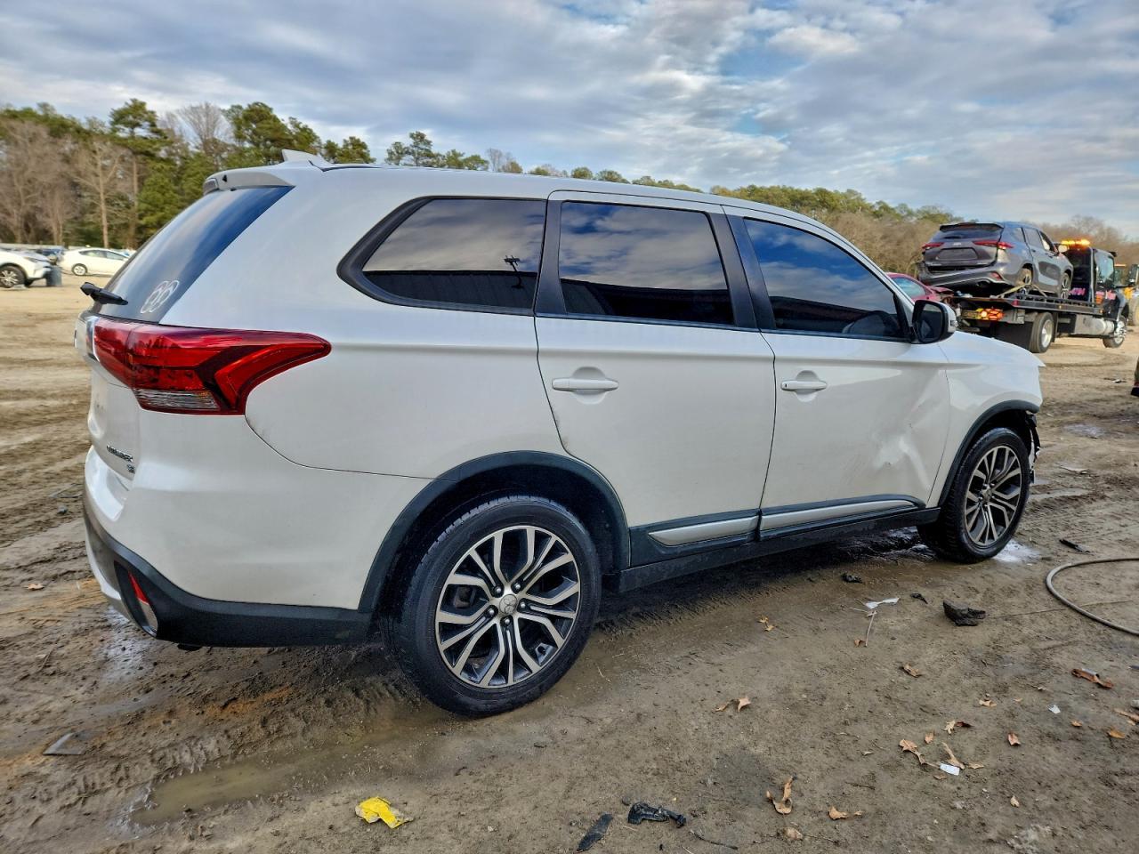 2018 MITSUBISHI outlander