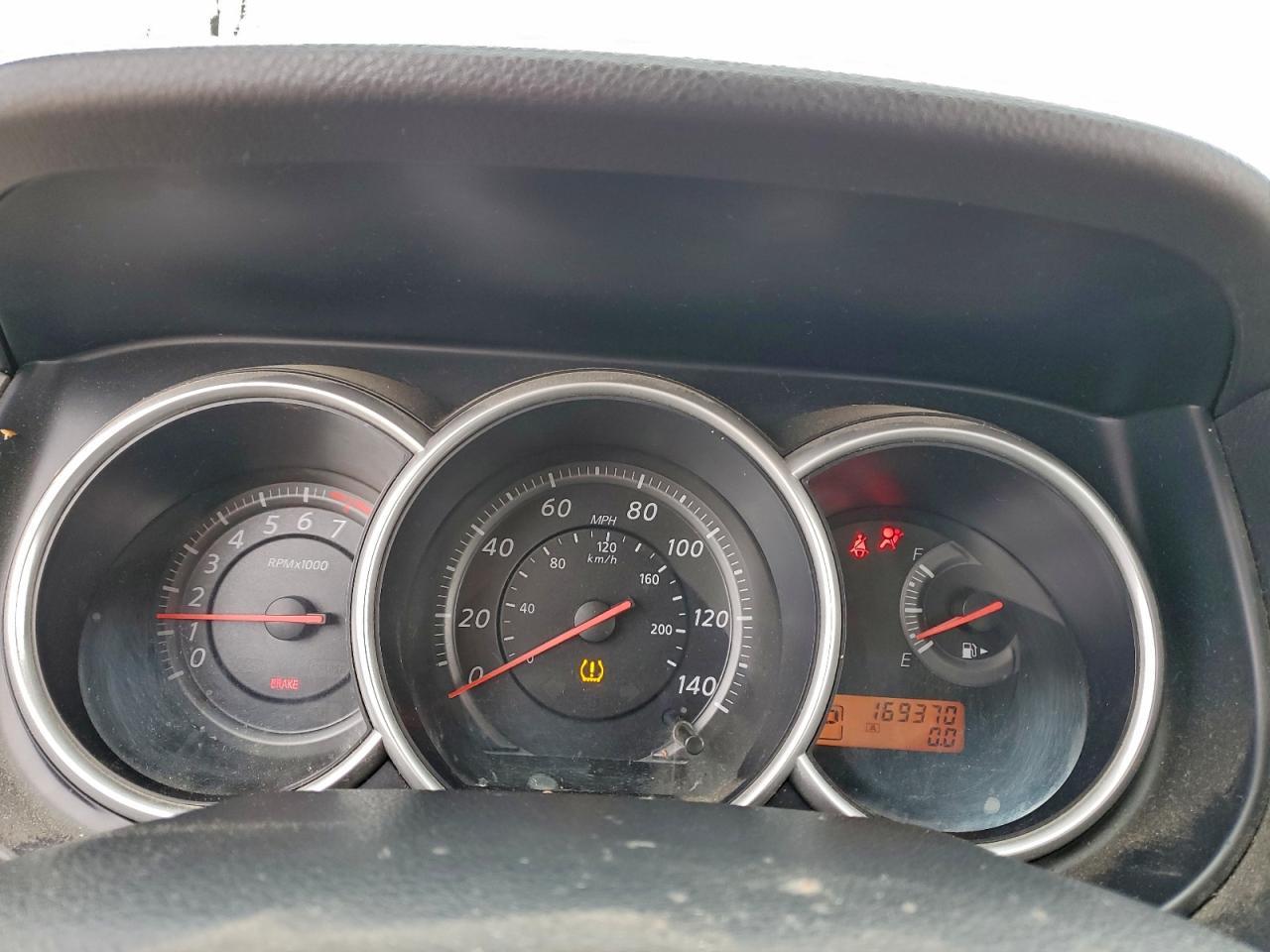 2011 NISSAN VERSA